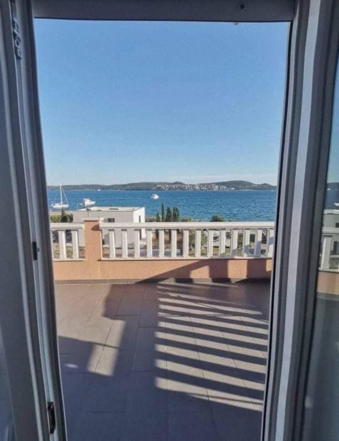 Apartment Lotus Трогир Екстериор снимка