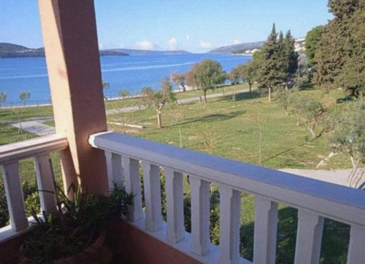 Apartment Lotus Трогир Екстериор снимка