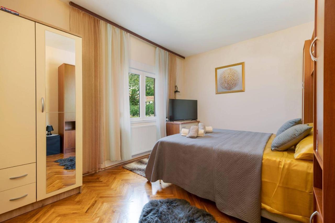 Apartment Lotus Трогир Екстериор снимка