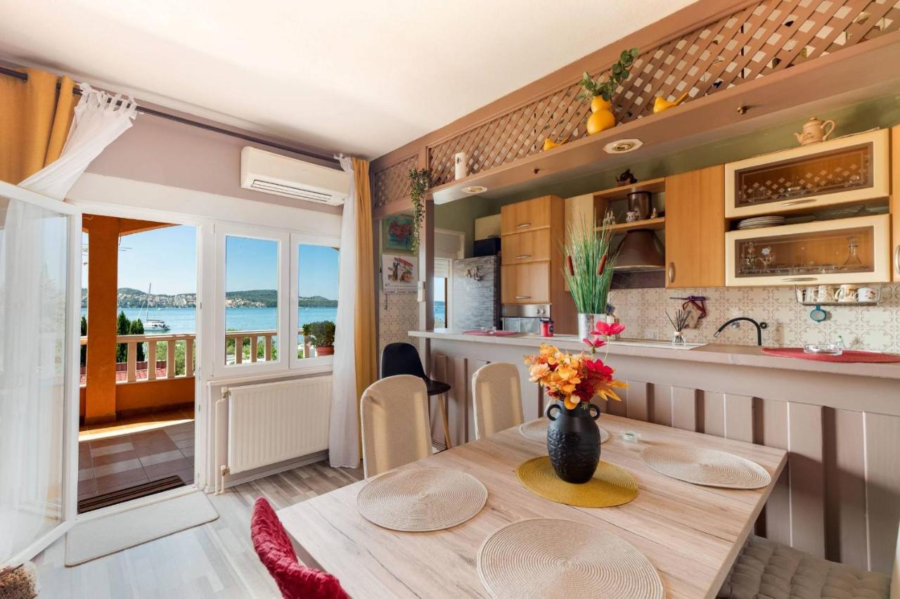 Apartment Lotus Трогир Екстериор снимка