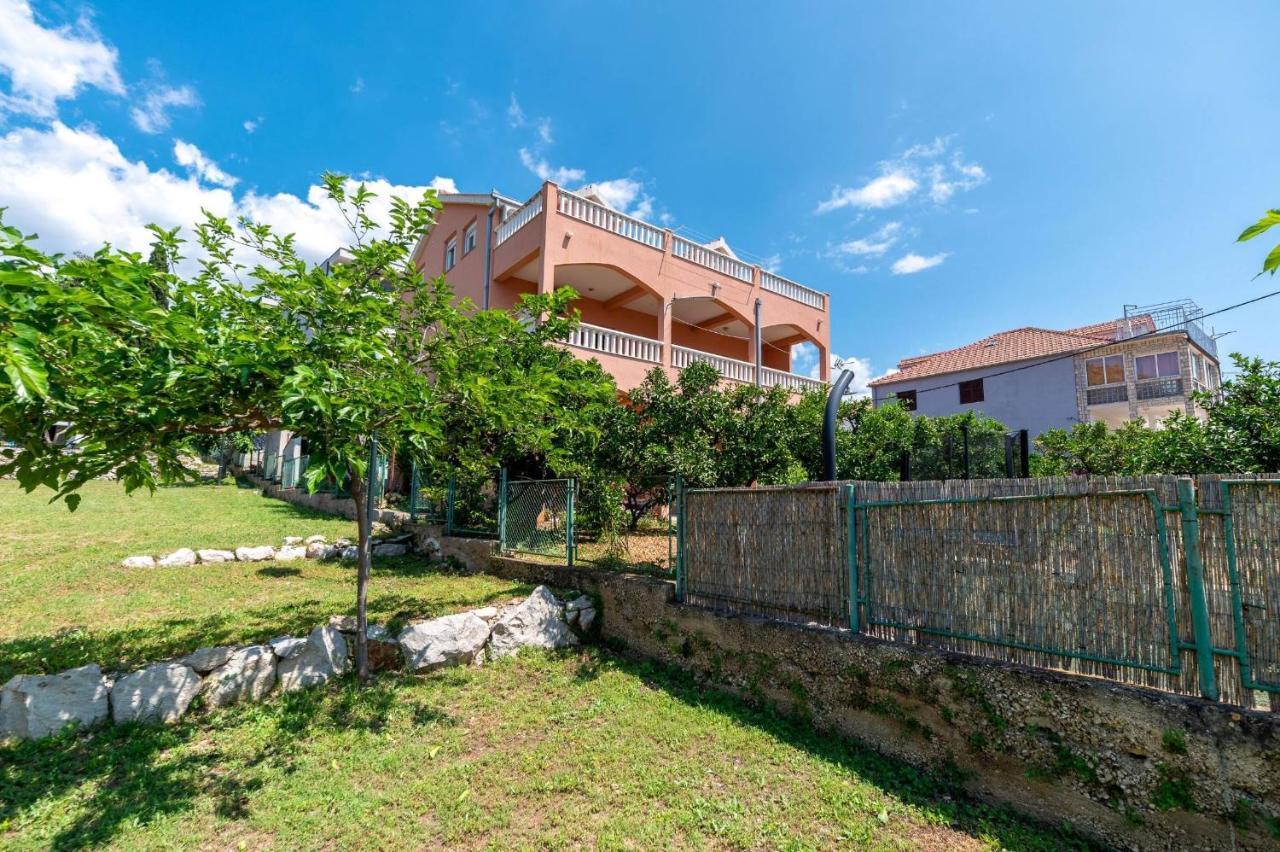 Apartment Lotus Трогир Екстериор снимка