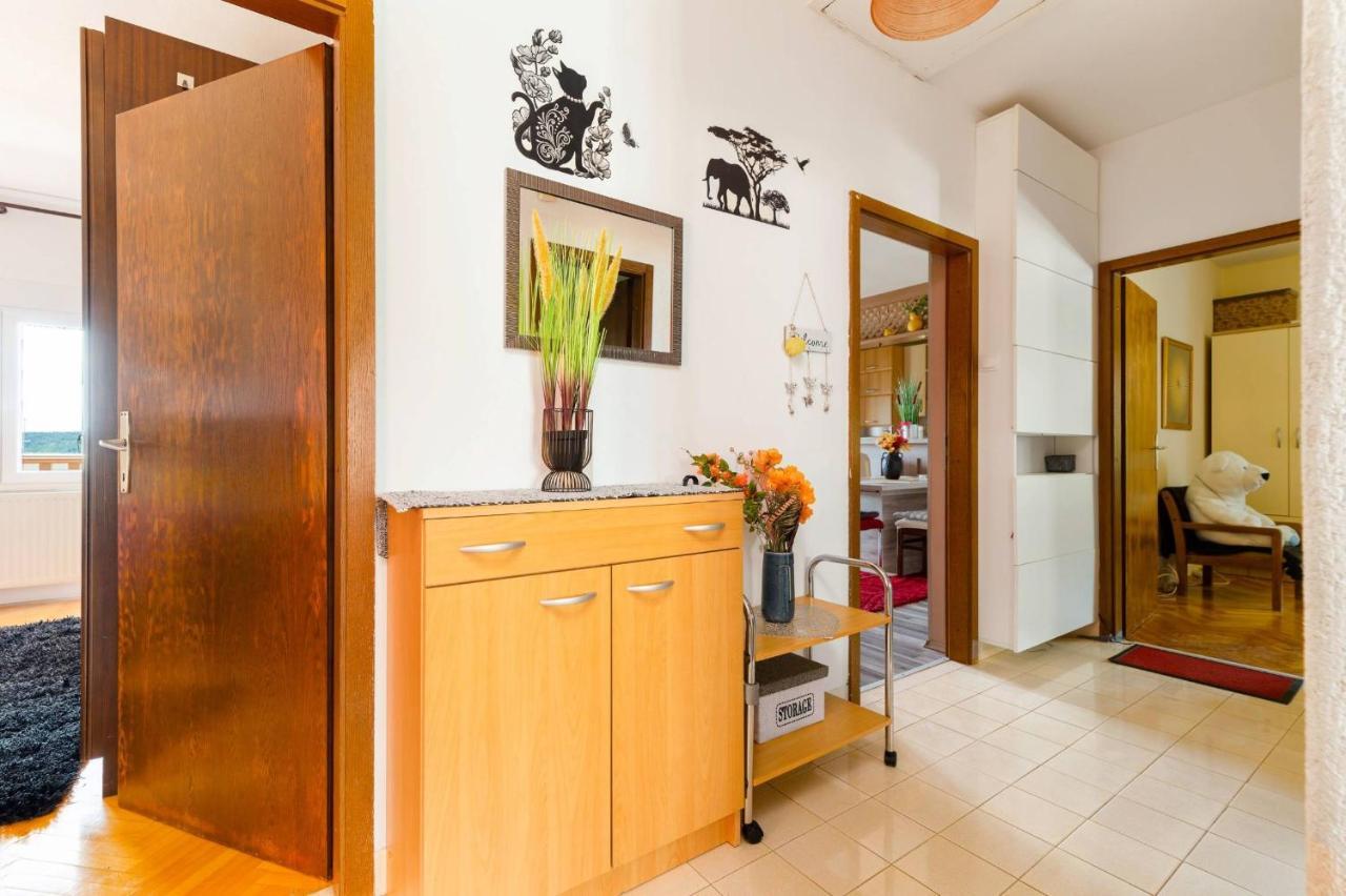 Apartment Lotus Трогир Екстериор снимка