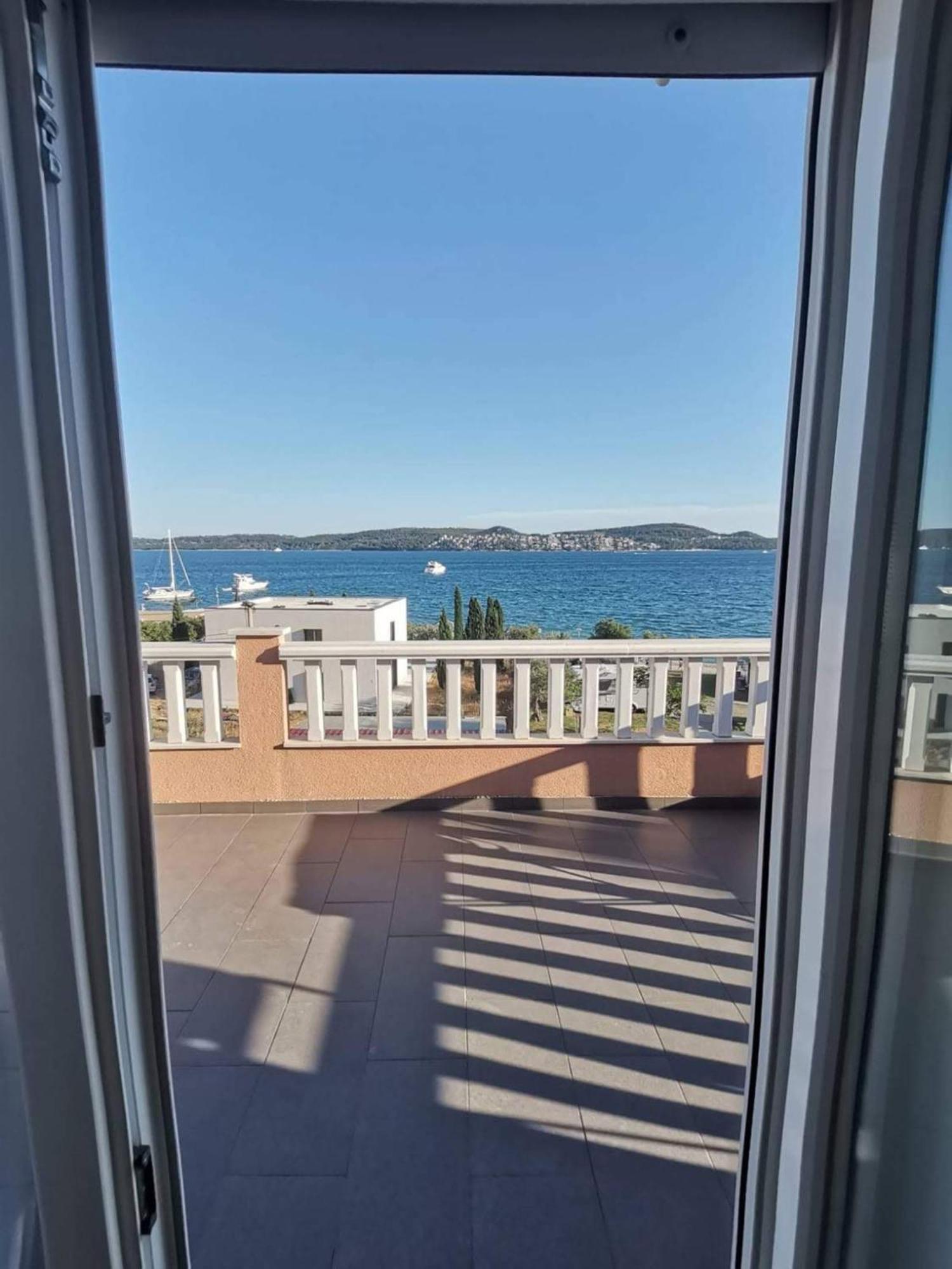 Apartment Lotus Трогир Стая снимка
