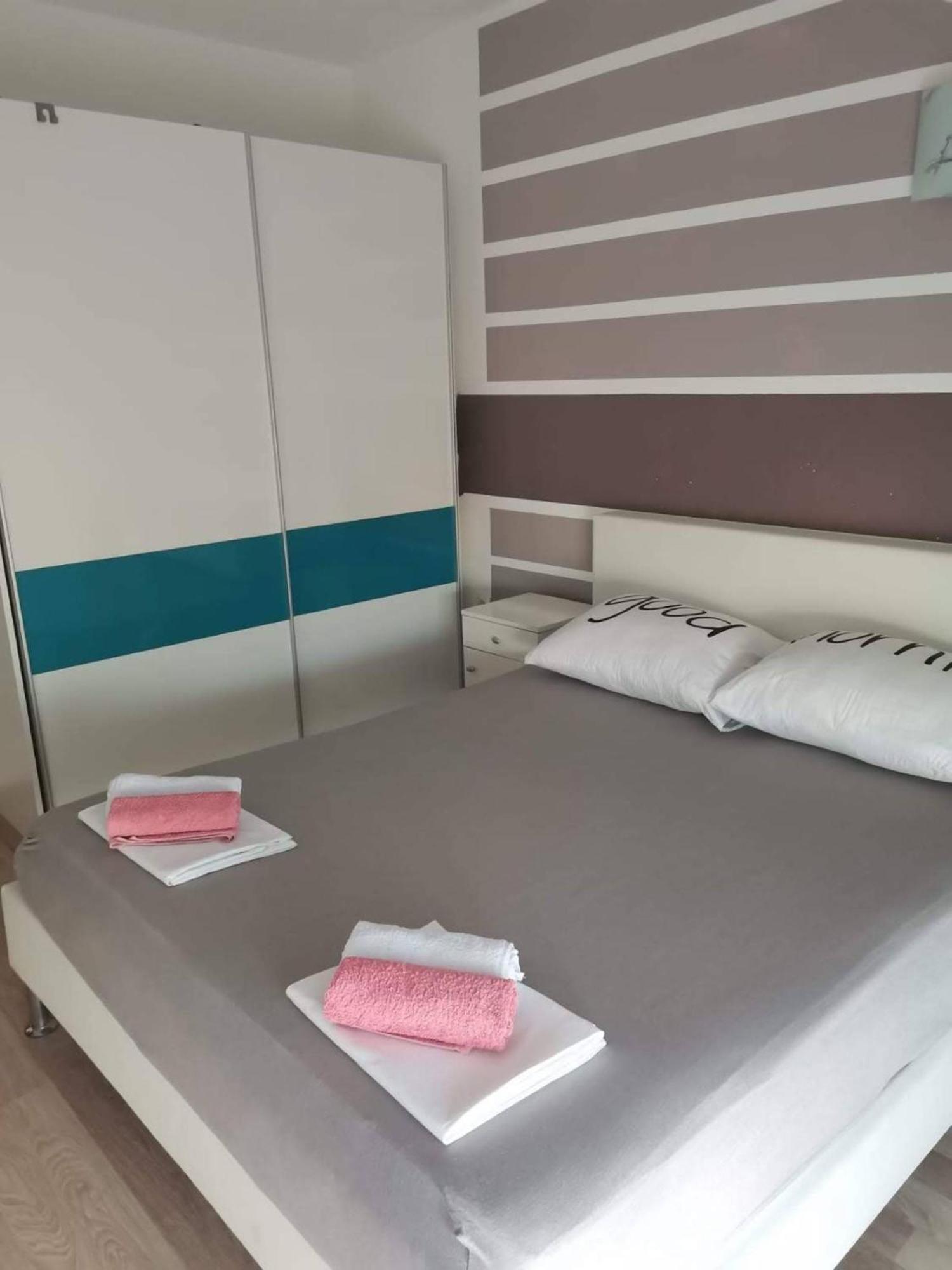 Apartment Lotus Трогир Стая снимка