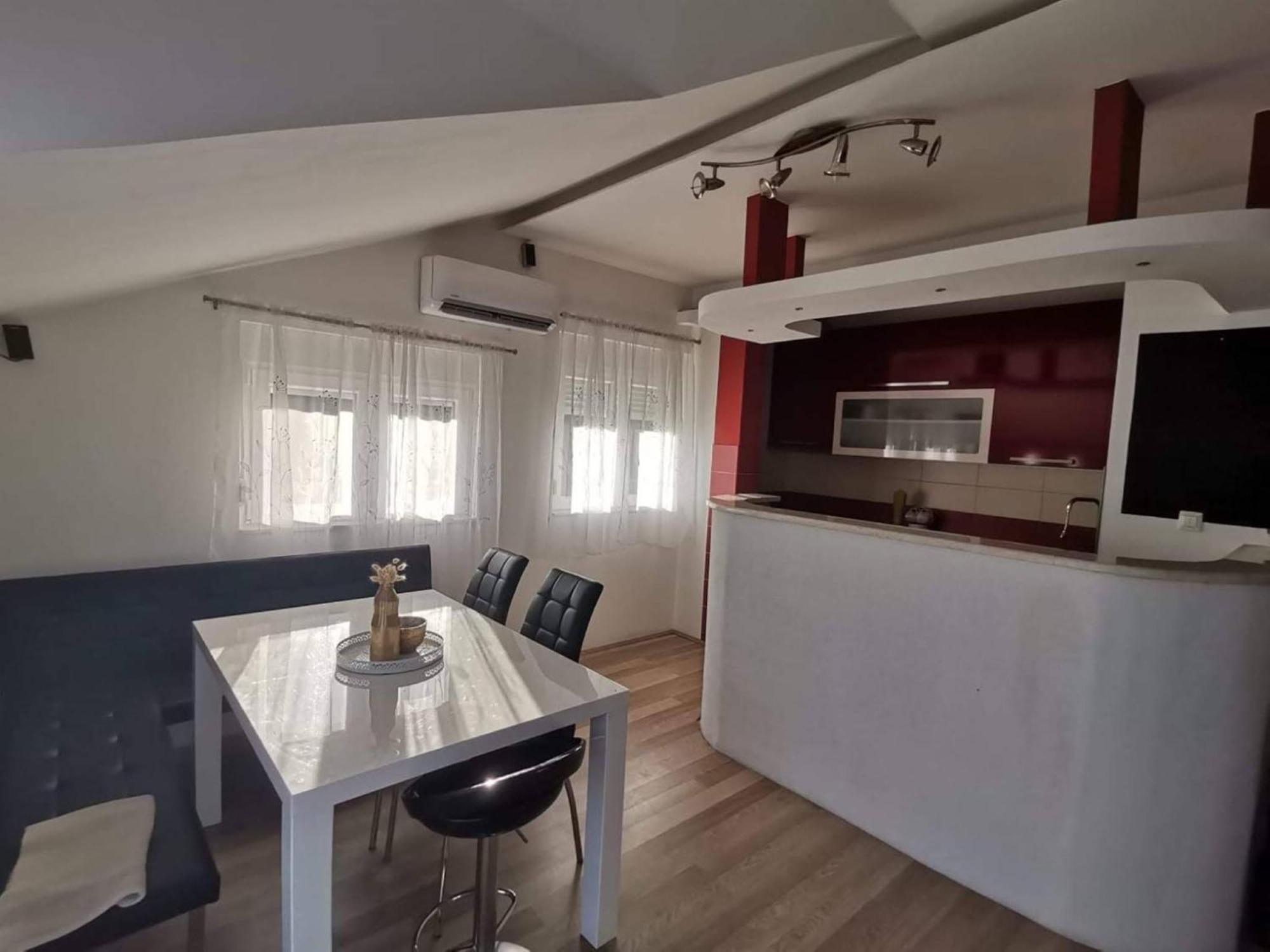 Apartment Lotus Трогир Стая снимка